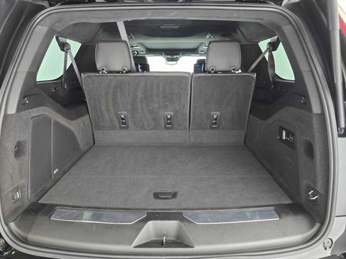 Certified 2024 Cadillac Escalade ESV Premium Luxury Platinum AWD/4WD image 16