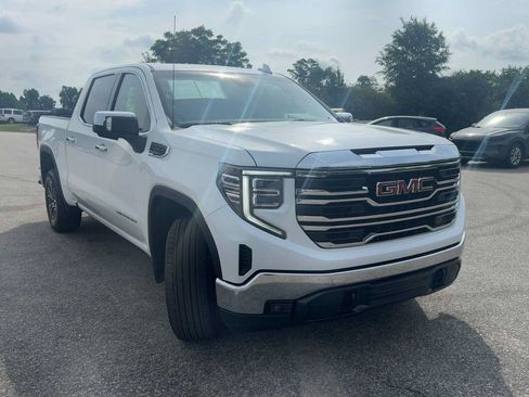 Used 2025 GMC Sierra 1500 SLT RWD image 9