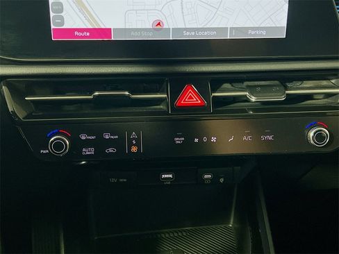 Certified 2023 Kia Niro EX image 16