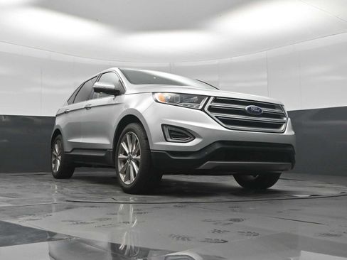 Used 2017 Ford Edge Titanium w/ Equipment Group 301A AWD/4WD image 46