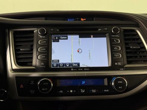 Used 2017 Toyota Highlander Limited AWD/4WD image 22