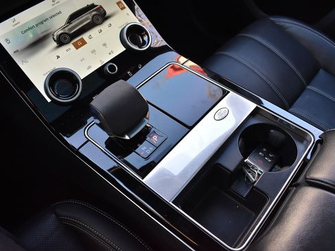 Used 2021 Land Rover Range Rover Velar R-Dynamic S image 41