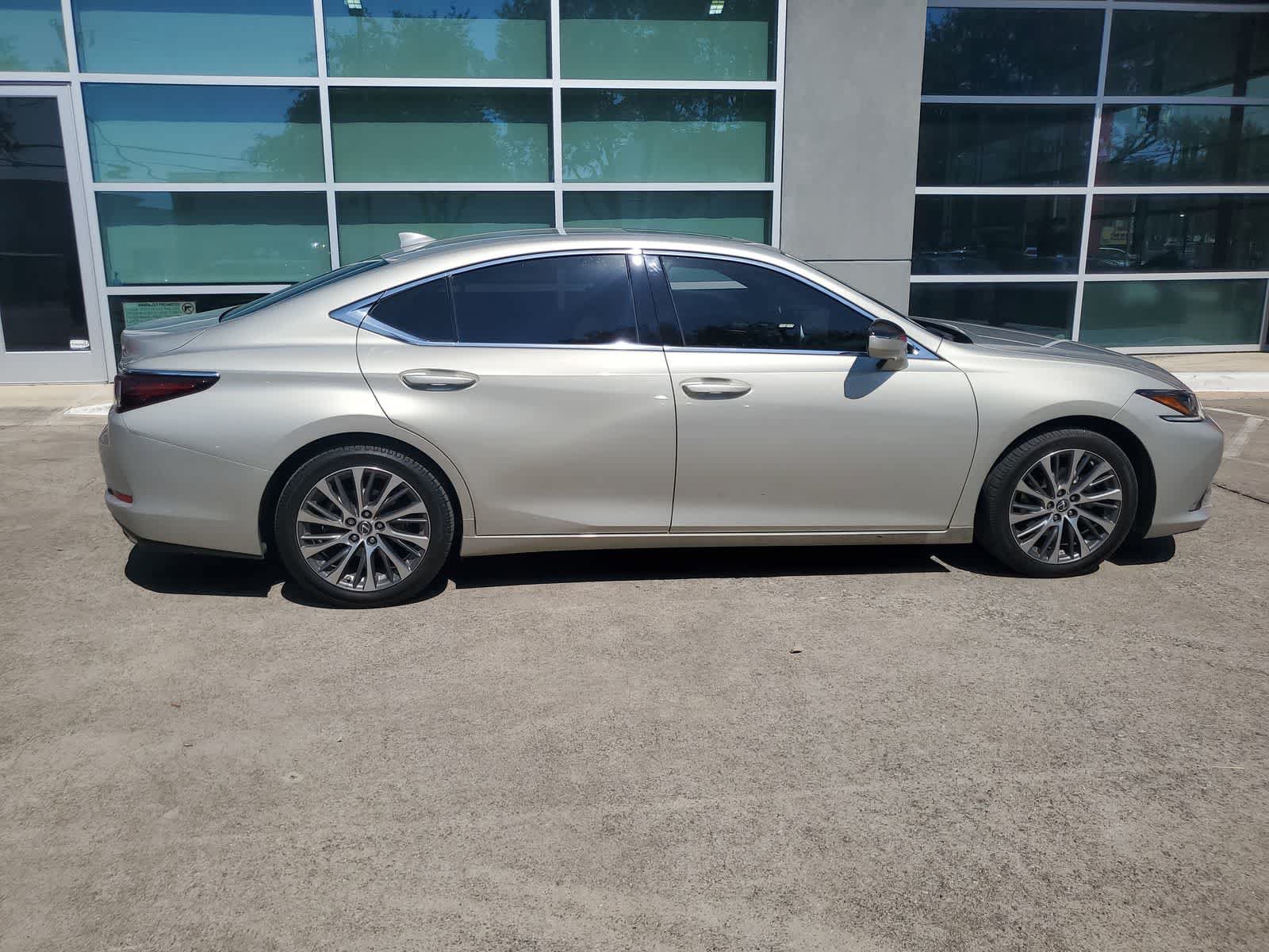 Used 2020 Lexus ES 350 w/ Premium Package FWD image 7