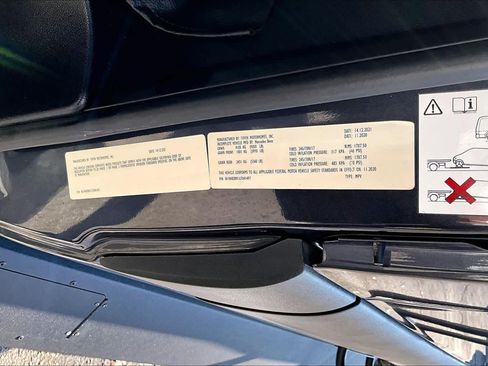 Used 2020 Mercedes-Benz Sprinter 2500 image 38