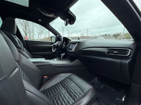 Used 2019 Maserati Levante Trofeo image 18