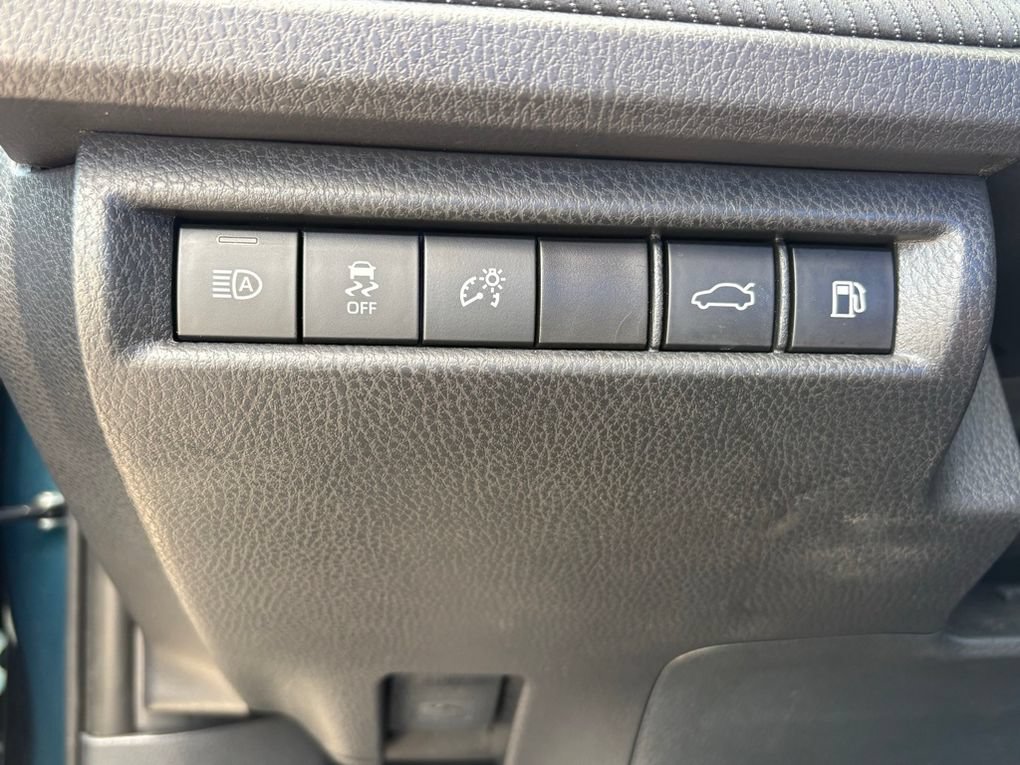 Used 2025 Toyota Camry SE FWD image 41