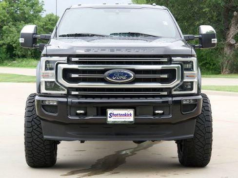 Used 2022 Ford F250 Platinum w/ FX4 Off-Road Package AWD/4WD image 3