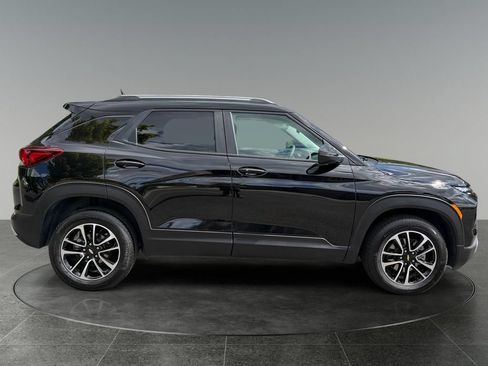 Used 2025 Chevrolet TrailBlazer LT AWD/4WD image 10