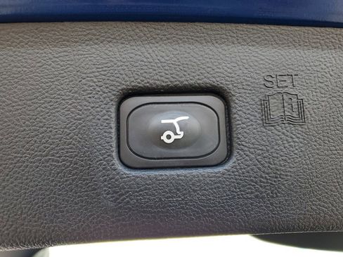 Used 2024 Ford Edge SEL w/ Convenience Package image 30