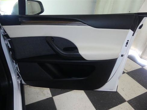 Used 2022 Tesla Model X AWD/4WD image 27
