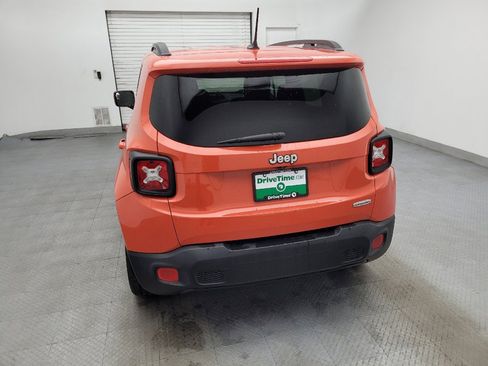 Used 2016 Jeep Renegade Latitude image 6