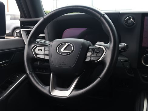 Used 2024 Lexus GX 550 w/ Accessory Package (2T) AWD/4WD image 7