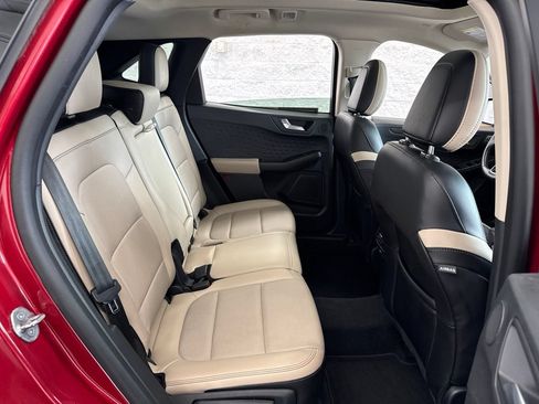 Used 2020 Ford Escape Titanium w/ Titanium Premium Package 2.0 AWD/4WD image 46
