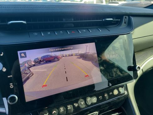 New 2026 Jeep Grand Cherokee L 2WD image 19