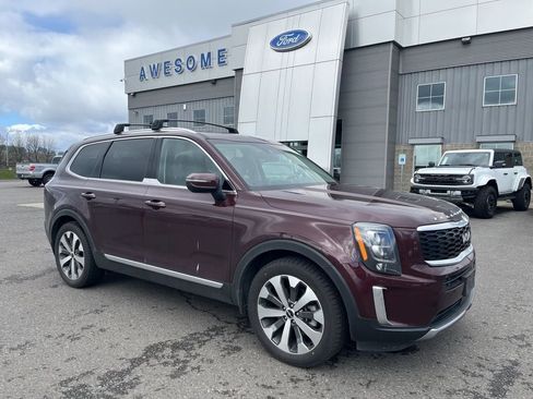 Used 2022 Kia Telluride EX w/ EX Premium Package image 4