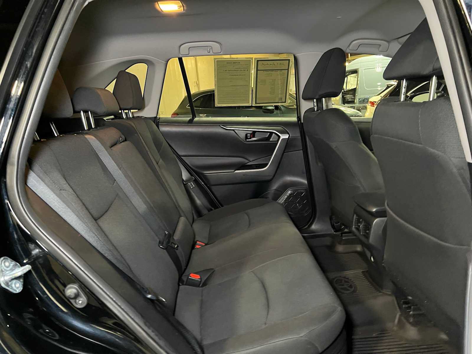 Used 2021 Toyota RAV4 LE AWD/4WD image 13