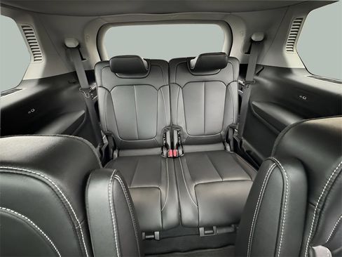 Certified 2023 Jeep Grand Cherokee L Limited w/ Trailer Tow Group (B) image 26