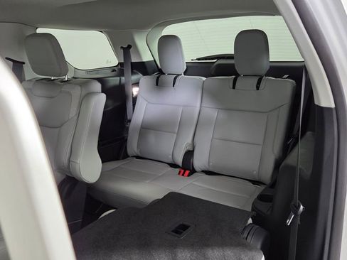 Used 2025 Ford Explorer Active w/ Active Comfort Package image 32