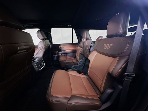 Used 2025 Ford Expedition King Ranch image 29