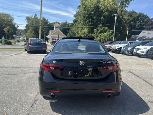 Used 2019 Alfa Romeo Giulia AWD w/ Cold Weather Package image 9