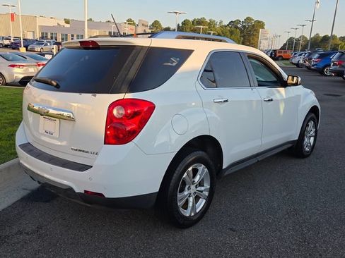 Used 2011 Chevrolet Equinox LTZ FWD image 12