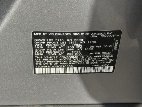 Used 2025 Volkswagen Atlas SE FWD image 32