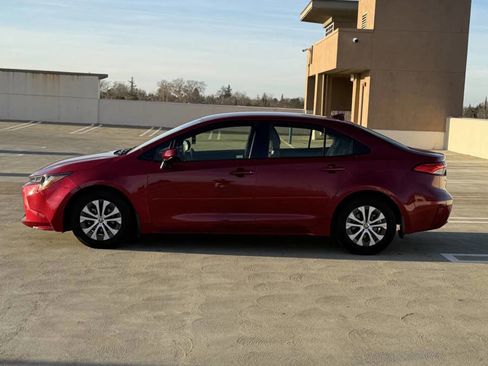 Used 2022 Toyota Corolla LE image 8