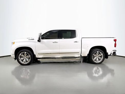 Used 2023 Chevrolet Silverado 1500 High Country w/ High Country Premium Package image 4