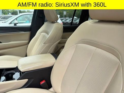 Used 2023 Jeep Grand Cherokee 4WD 4xe w/ Luxury Tech Group II image 11