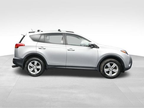 Used 2013 Toyota RAV4 XLE FWD image 6