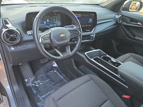 Used 2025 Chevrolet Equinox LT FWD image 20
