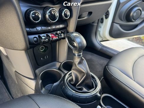 Used 2016 MINI Cooper 4-Door Hardtop image 28