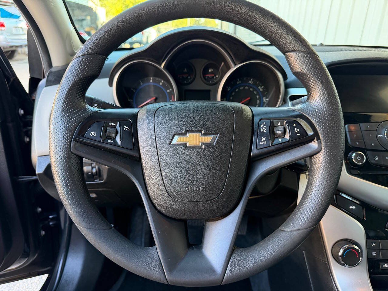 Used 2015 Chevrolet Cruze LT w/ Technology Package FWD image 19