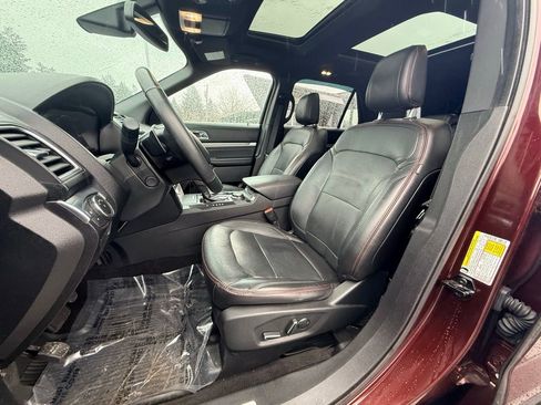 Used 2018 Ford Explorer Sport image 16