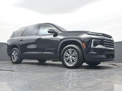 Certified 2025 Chevrolet Traverse LT image 24