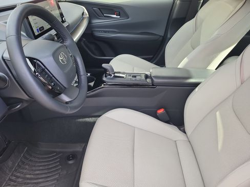 Certified 2025 Toyota Prius XLE image 10