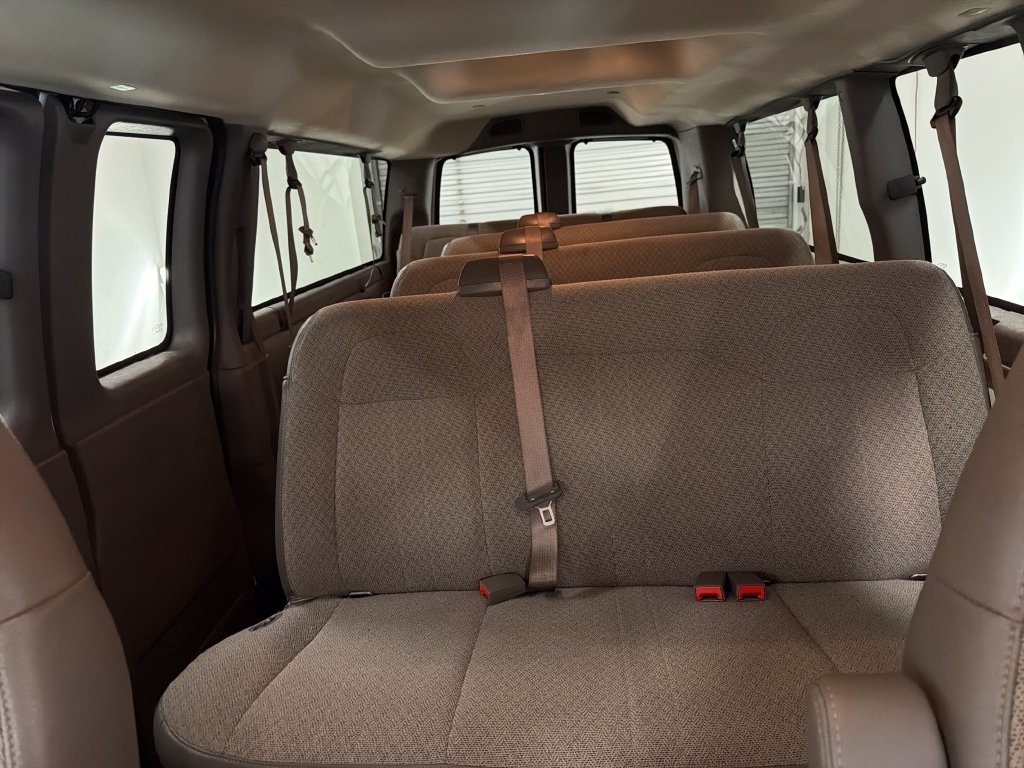 Used 2025 Chevrolet Express 3500 LT w/ LT Preferred Equipment Group RWD image 17
