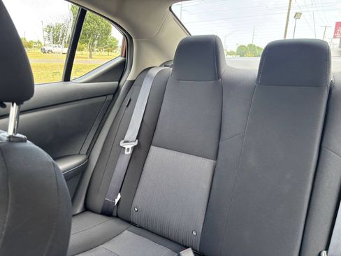 Used 2025 Nissan Sentra SV FWD image 32