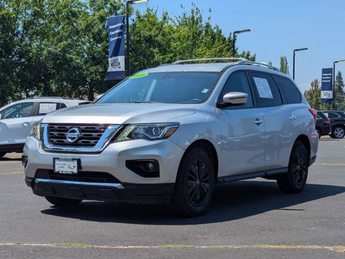 Used 2019 Nissan Pathfinder SV FWD image 9