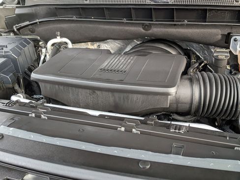 Certified 2024 Chevrolet Suburban Z71 w/ Luxury Package image 36