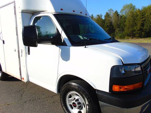 Used 2022 GMC Savana 3500 w/ Power Convenience Package image 33