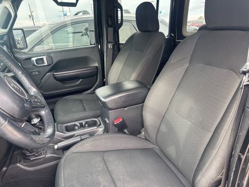 Used 2021 Jeep Wrangler Unlimited Sport image 18
