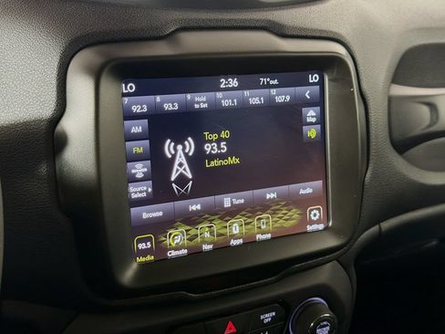 Used 2023 Jeep Renegade Latitude AWD/4WD image 15