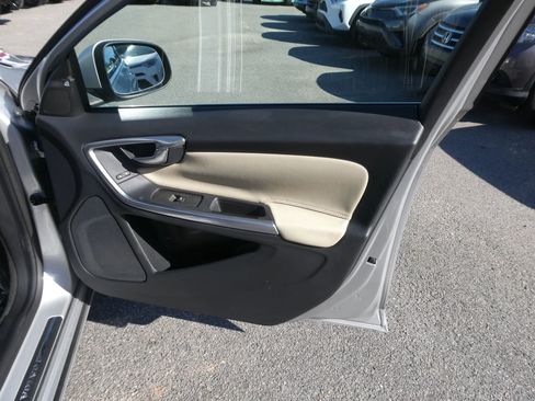 Used 2016 Volvo S60 T5 Premier w/ Convenience Package image 26