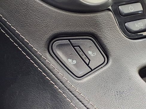 Used 2018 Chevrolet Suburban LT w/ LT Signature Package image 27