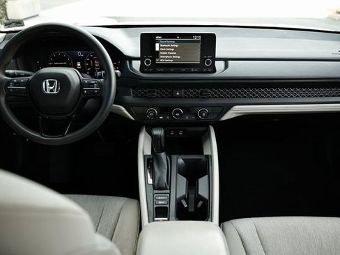 Used 2023 Honda Accord LX image 24