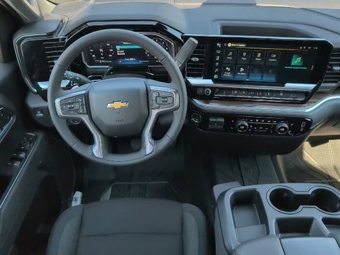 Used 2026 Chevrolet Silverado 1500 LT w/ Protection Package RWD image 4