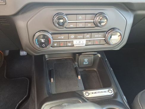 Used 2025 Ford Bronco Outer Banks image 19