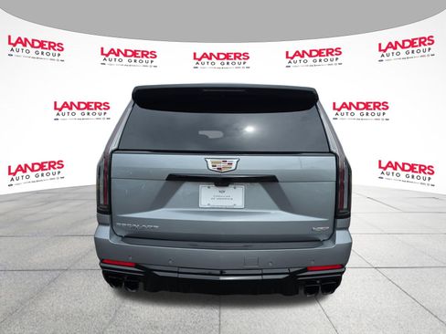 Used 2026 Cadillac Escalade ESV V AWD/4WD image 4