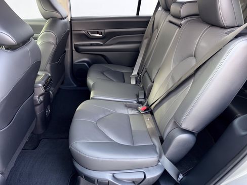 Used 2024 Toyota Grand Highlander FWD image 25